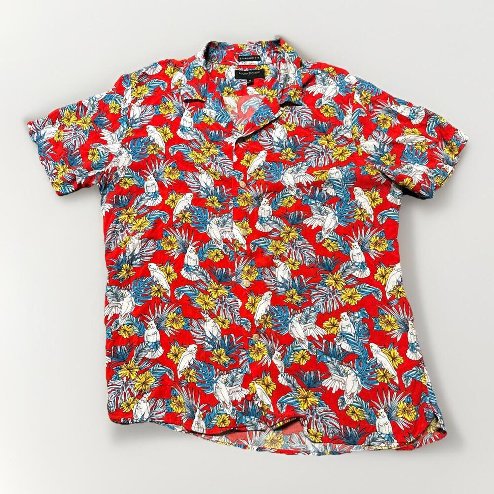 Banana Republic Shirt Mens Medium Red Parrot AOP‎ Hawaiian Tropical Short Sleeve
